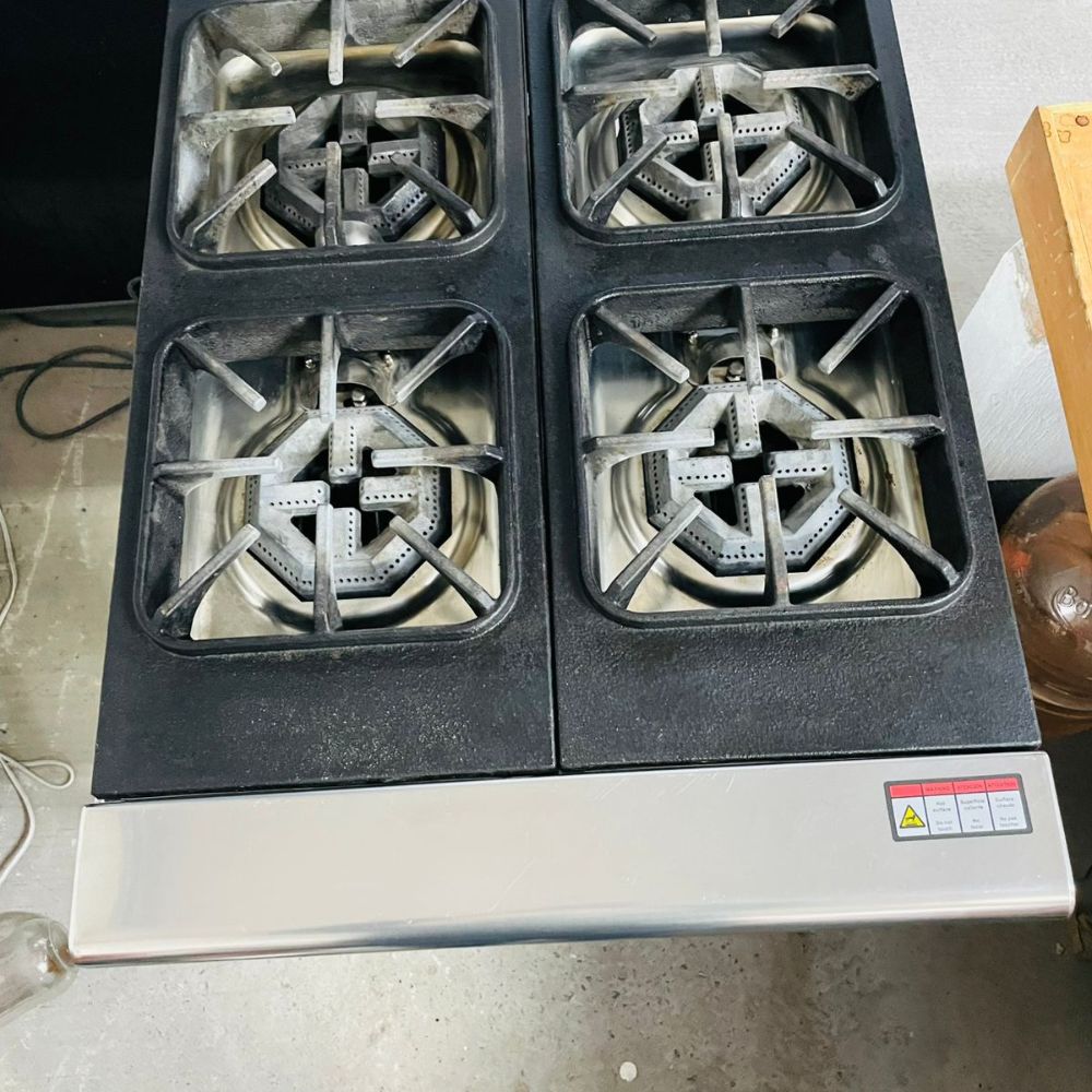 PARRILLA CORIAT PCV-4 | Parrilla | 4 Quemadores | Gas | Lámina De Acero Inoxidable | Base Incluida | Restaurante Hotel Industrial Hoteles Cocinas Fondas Cenadurías Comedores Industriales Preparación de Alimentos Cocción