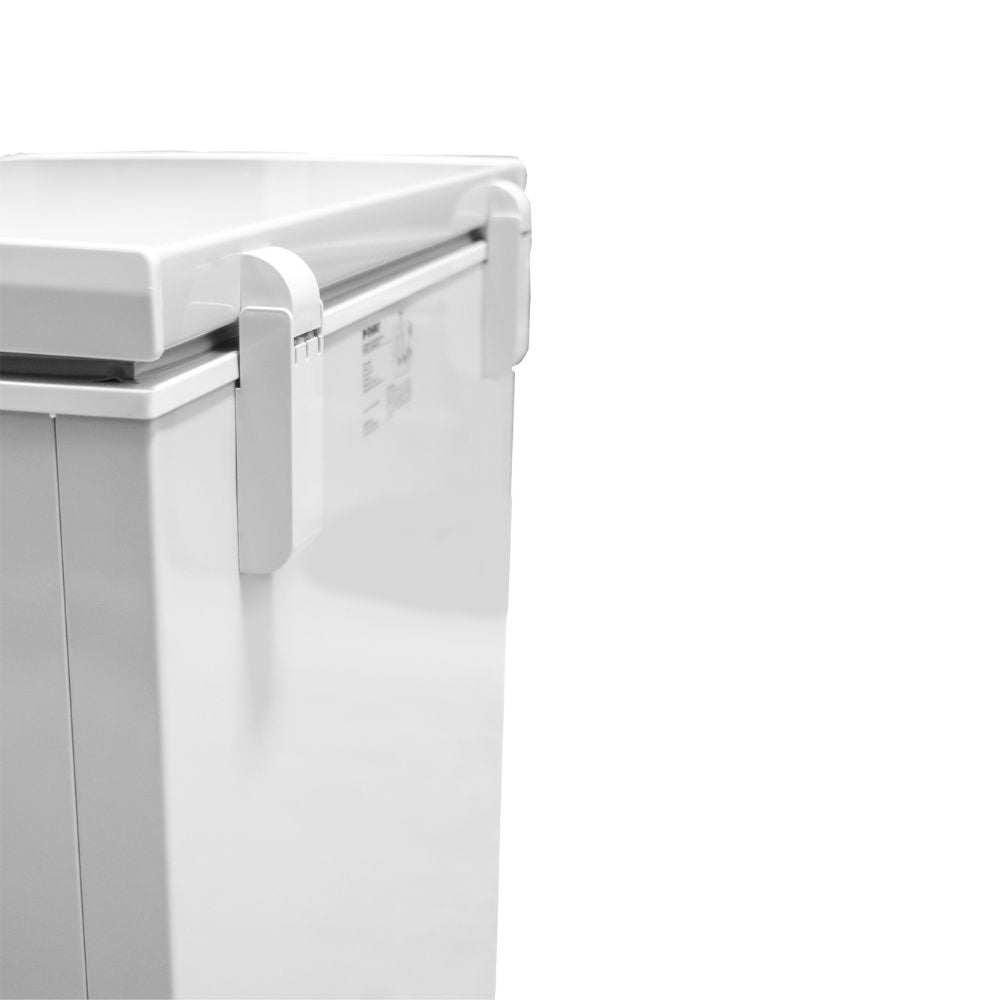 CONGELADOR RHINO CONGECO-5 | Congelador Horizontal | 5 Pies Cúbicos | Canastilla De Acero | Carnicería Pastelería Super Mercados | Congelador Horizontal de Cofre Exhibidor Comercial para Helados Paletas Nieves Acero Inoxidable Supermercado Heladería Paletería Cremería Tienda de Conveniencia