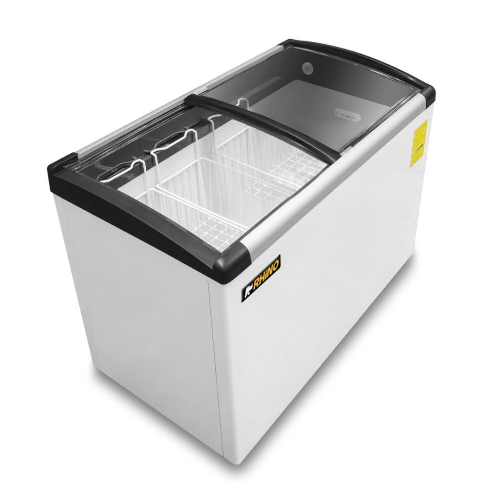 CONGELADOR RHINO CONGECRI-10C | Congelador Tapa de Cristal Curva | Capacidad: 9.2 ft3 / 283 L | Paleterías Cafeterías Tiendas de Conveniencia | Congelador Horizontal de Cofre Exhibidor Comercial para Helados Paletas Nieves Acero Inoxidable Supermercado Heladería Paletería Cremería Tienda de Conveniencia