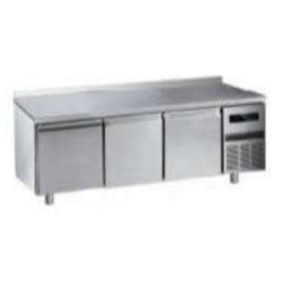 Keiter METMR-3 Mesa Refrigerada 3 Puertas Solidas Abatibles para Restaurante Bar Restaurante Cafeteria Guarniciones Comedores Industriales Cocinas Industriales Panaderia Carniceria Preparacion Sushi Postres Ensaladas Baguettes.  KitchenMax.Store. Envíos seguros a todo México. Cotiza hoy mismo.